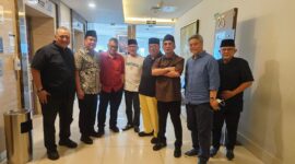 Innalillahi wa inna ilaihi rajiun. Kabar duka menyelimuti Sumatera Selatan. Alex Noerdin, mantan Gubernur Sumatera Selatan dua periode (2008–2018), meninggal dunia pada Rabu (25/2/2026) sekitar pukul 13.30 WIB.