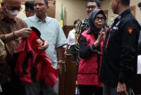 Jaksa Penuntut Umum (JPU) Roy Riady membeberkan sejumlah kejanggalan dalam perkara dugaan tindak pidana korupsi pengadaan Chromebook di lingkungan Kementerian Pendidikan, Kebudayaan, Riset, dan Teknologi (Kemendikbudristek).
