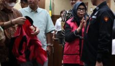 Jaksa Penuntut Umum (JPU) Roy Riady membeberkan sejumlah kejanggalan dalam perkara dugaan tindak pidana korupsi pengadaan Chromebook di lingkungan Kementerian Pendidikan, Kebudayaan, Riset, dan Teknologi (Kemendikbudristek).