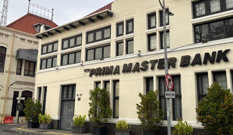 Lembaga Penjamin Simpanan (LPS) menegaskan komitmennya untuk mengutamakan layanan dan perlindungan kepada nasabah dalam penanganan BPR Prima Master Bank, yang izin usahanya dicabut sejak 27 Januari 2026.