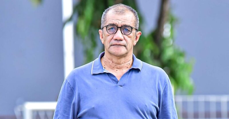 Foto: Seorang pemerhati sepak bola berpose dalam sebuah potret. Ia menilai gerakan “Satu Anak Satu Bola” sebagai contoh konkret pembangunan sepak bola dari akar rumput yang menekankan pemerataan akses, nilai sportivitas, dan pembinaan karakter anak sejak usia dini.