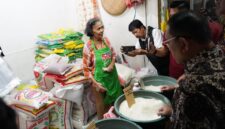 Foto: Wali Kota Jakarta Pusat Arifin mengecek langsung harga dan ketersediaan bahan pokok menjelang bulan suci Ramadhan di Pasar Johar Baru, Kamis (12/2/2026)