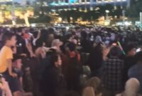 Foto: Ribuan warga memadati kawasan Bundaran Hotel Indonesia (HI), Jakarta Pusat, untuk menyaksikan rangkaian acara Harmoni Imlek Nusantara dalam perayaan malam Tahun Baru Imlek 2026, Senin (16/2/2026).
