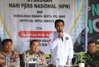 Ketua Persatuan Wartawan Indonesia (PWI) Kalimantan Barat, Kundori, memberikan sambutan pada acara Syukuran Hari Pers Nasional (HPN) 2026 di Kabupaten Sekadau, Sabtu (14/2/2026)