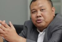 Analis komunikasi politik Hendri Satrio atau Hensa menilai terdapat perbedaan persepsi netizen terhadap Sekretaris Kabinet Teddy Indra Wijaya dan Menteri Keuangan Purbaya Yudhi Sadewa di tengah dinamika awal pemerintahan Presiden Prabowo Subianto.