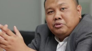 Analis komunikasi politik Hendri Satrio atau Hensa menilai terdapat perbedaan persepsi netizen terhadap Sekretaris Kabinet Teddy Indra Wijaya dan Menteri Keuangan Purbaya Yudhi Sadewa di tengah dinamika awal pemerintahan Presiden Prabowo Subianto.