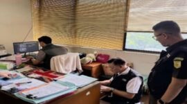 Foto: Tim Penyidik Tindak Pidana Khusus (Pidsus) Kejari Jakarta Timur saat melakukan penggeledahan. (Dok-Istimewa)