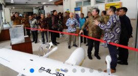 Pemerintah menegaskan komitmennya untuk mendorong pertumbuhan ekonomi nasional yang berkelanjutan melalui penguatan sektor industri, pemanfaatan teknologi maju, serta peningkatan kualitas sumber daya manusia (SDM).