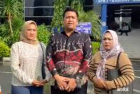 Foto: Didampingi Kuasa Hukum, Yulianah Dewi (37), secara resmi melaporkan dugaan tindak pidana memasuki pekarangan tanpa izin ke Polda Metro Jaya, Sabtu (14/2/2026). (Dok-Istimewa)