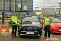 Foto: Kendaraan roda empat yang diduga menggunakan nomor kendaraan Tanda Nomor Kendaraan Bermotor (TNKB) palsu kedutaan besar Federasi Rusia, yang tidak sesuai dengan peruntukkannya di Jakarta Selatan, Selasa (24/2/2026). (Dok-ANTARA/Ditlantas Polda Metro Jaya)