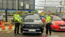 Foto: Kendaraan roda empat yang diduga menggunakan nomor kendaraan Tanda Nomor Kendaraan Bermotor (TNKB) palsu kedutaan besar Federasi Rusia, yang tidak sesuai dengan peruntukkannya di Jakarta Selatan, Selasa (24/2/2026). (Dok-ANTARA/Ditlantas Polda Metro Jaya)