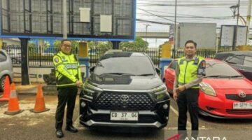 Foto: Kendaraan roda empat yang diduga menggunakan nomor kendaraan Tanda Nomor Kendaraan Bermotor (TNKB) palsu kedutaan besar Federasi Rusia, yang tidak sesuai dengan peruntukkannya di Jakarta Selatan, Selasa (24/2/2026). (Dok-ANTARA/Ditlantas Polda Metro Jaya)