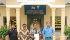 Foto: Sekitar 50 Kepala Keluarga (KK) Dusun Sei Mambang Hilir II, Desa Sei Tampang, Kecamatan Bilah Hilir, Kabupaten Labuhanbatu, menyampaikan surat keberatan resmi kepada Kapolres Polres Labuhanbatu menyusul aksi penyetopan armada angkutan barang yang terjadi pada 17–19 Februari 2026 di Simpang HSJ. (Dok-Istimewa)