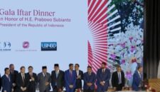 Presiden Republik Indonesia Prabowo Subianto, didampingi Menteri Koordinator Bidang Perekonomian Airlangga Hartarto, menyaksikan penandatanganan Joint Development Agreement (JDA) pengembangan ekosistem semikonduktor tahap pertama senilai USD 4,89 miliar dalam kunjungan kerja ke Amerika Serikat.
