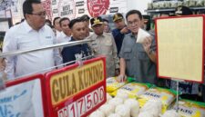 Budi Santoso memastikan aktivitas perdagangan, khususnya di ritel modern dan distributor barang kebutuhan pokok (bapok) di Kota Tebing Tinggi, Sumatra Utara, telah kembali normal pascabencana banjir.