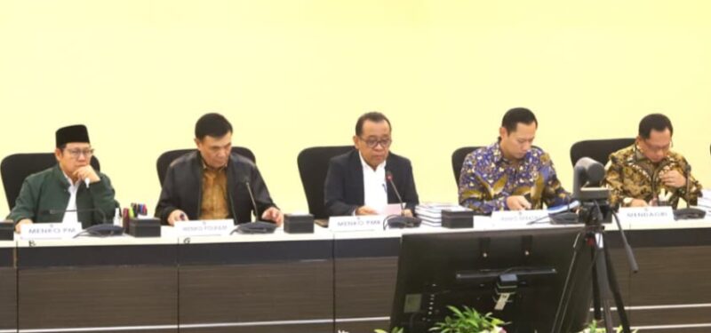 Menteri Koordinator Bidang Pembangunan Manusia dan Kebudayaan (Kemenko PMK) Pratikno menegaskan pentingnya percepatan rehabilitasi dan rekonstruksi pascabencana di wilayah Sumatera dengan mengesahkan Rencana Induk (Renduk) Percepatan Rehabilitasi dan Rekonstruksi Pascabencana (PRRP) Sumatera versi I.