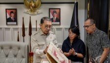 Menteri Kebudayaan RI Fadli Zon menerima kunjungan Sultan Sepuh XV Luqman Zulkaedin di kantor Kementerian Kebudayaan, Jakarta, Rabu (4/3/2026). Pertemuan tersebut membahas kondisi serta rencana revitalisasi Keraton Kasepuhan Cirebon.