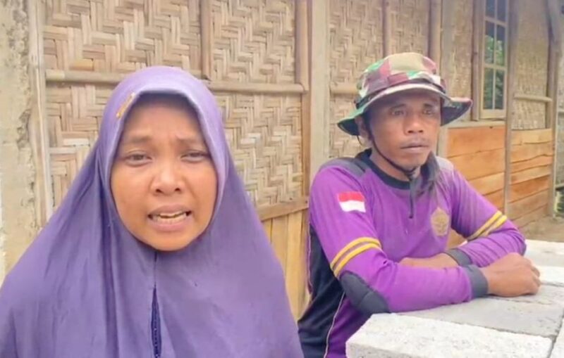Foto: Giyanto, buruh penjual kelapa warga Dusun Sapatan, Desa Kembang, Kecamatan Jatipurno, Wonogiri, bersama istrinya menyampaikan rasa syukur setelah rumah mereka direnovasi menjadi layak huni melalui program TMMD ke-127 Kodim 0728/Wonogiri, Selasa (10/3/2026)