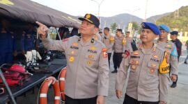 Foto: Tim Inspektorat Pengawasan Umum (Itwasum) Polri yang dipimpin Brigjen Pol. Alfian meninjau kesiapan personel dan peralatan pengamanan di Posko Terpadu Operasi Ketupat 2026 di kawasan Pelabuhan Merak, Banten, Senin (16/3/2026)