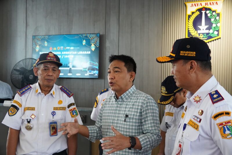 Menteri Koordinator Bidang Infrastruktur dan Pembangunan Kewilayahan, Agus Harimurti Yudhoyono, melepas keberangkatan peserta Mudik Bersama Kementerian Koordinator Infrastruktur menjelang Idul Fitri 1447 Hijriah.