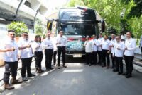 Menteri Koordinator Bidang Infrastruktur dan Pembangunan Kewilayahan, Agus Harimurti Yudhoyono, melepas keberangkatan peserta program Mudik Bersama Kementerian Koordinator Bidang Infrastruktur dan Pembangunan Kewilayahan (Kemenko Infra) menjelang Hari Raya Idul Fitri 1447 Hijriah, Senin (16/3).
