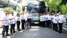 Menteri Koordinator Bidang Infrastruktur dan Pembangunan Kewilayahan, Agus Harimurti Yudhoyono, melepas keberangkatan peserta program Mudik Bersama Kementerian Koordinator Bidang Infrastruktur dan Pembangunan Kewilayahan (Kemenko Infra) menjelang Hari Raya Idul Fitri 1447 Hijriah, Senin (16/3).
