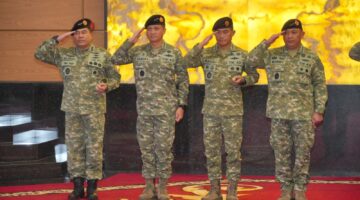 Puspen TNI). Inspektur Jenderal (Irjen) TNI Laksdya TNI Hersan mewakili Panglima TNI Jenderal TNI Agus Subiyanto memimpin Upacara Laporan Korps Kenaikan Pangkat 54 Perwira Tinggi (Pati) TNI dalam sebuah acara yang berlangsung di Aula Gatot Subroto, Mabes TNI, Cilangkap, Jakarta Timur, Senin (16/3/2026).