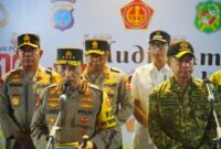 Kapolri Jenderal Listyo Sigit Prabowo dan seluruh stakeholder terkait melaksanakan monitoring pengamanan malam Takbiran Lebaran di Pos Terpadu Lapangan Merdeka Polrestabes Medan, Sumatera Utara (Sumut), Jumat (20/3/2026), malam.