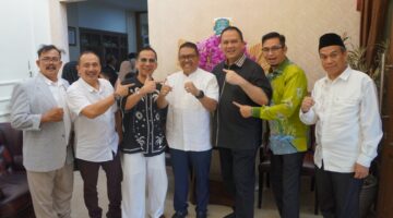 Jimly Asshiddiqie menekankan pentingnya menjaga tradisi Idulfitri sebagai momentum mempererat silaturahmi, tidak hanya di internal umat Islam, tetapi juga dalam konteks kebangsaan yang lebih luas.