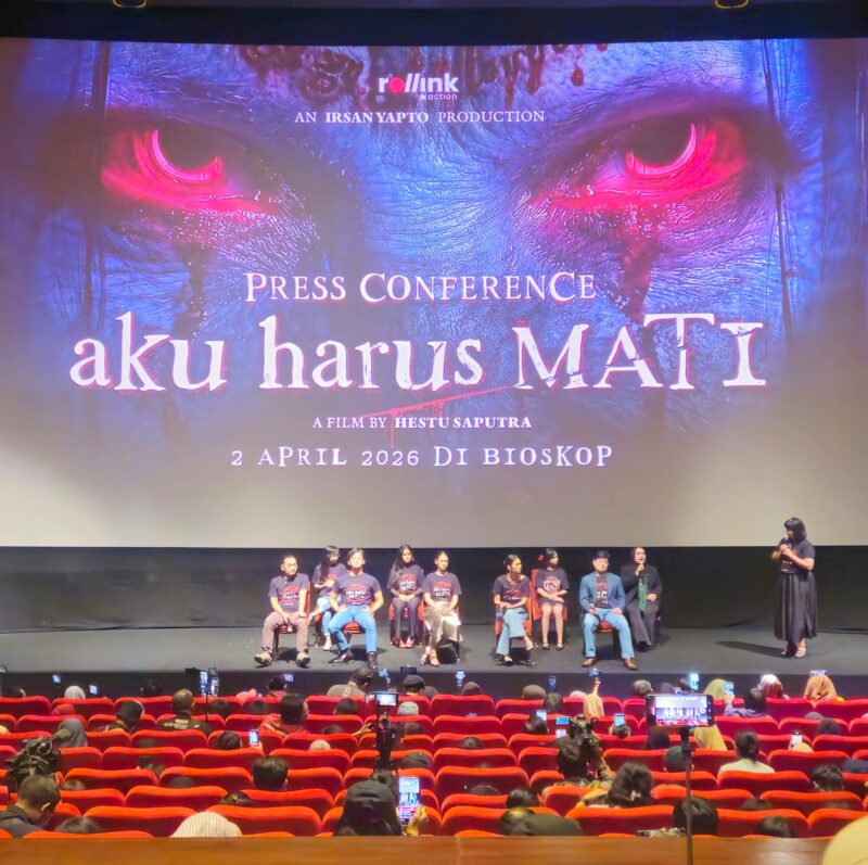 tengah hiruk-pikuk fenomena pamer kekayaan atau flexing yang kian banal di media sosial, rumah produksi Rollink Action siap menggebrak layar lebar dengan sebuah premis yang menggelitik nurani. Melalui film horor misteri terbaru bertajuk 