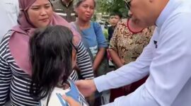 Foto: langsung dengan seorang anak berusia 10 tahun yang belum pernah mengenyam pendidikan dasar di kawasan Pasar Gaplok, Kelurahan Keramat, Senen, Jumat (27/3/2026).