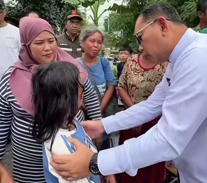 Foto: langsung dengan seorang anak berusia 10 tahun yang belum pernah mengenyam pendidikan dasar di kawasan Pasar Gaplok, Kelurahan Keramat, Senen, Jumat (27/3/2026).