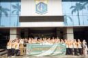 Foto: Wali Kota Administrasi Jakarta Timur, Munjirin, secara resmi melepas 50 peserta kegiatan Pengenalan Destinasi Wisata Religi 2026 di Lobi Blok A, Kantor Wali Kota Jakarta Timur, Selasa (3/3/2026). (Dok-Istimewa)