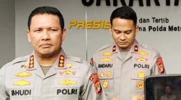 Foto: (kiri) Kepala Bidang Hubungan Masyarakat Polda Metro Jaya, Kombes Pol Bhudi Hermanto. (Dok-Humas Polri)