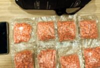 Foto: Polda Metro Jaya mengamankan RF (24) yang diduga akan mengedarkan 2000 butir ekstasi di Cililitan, Jakarta Timur. (Dok-Istimewa)