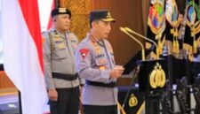 Foto: Kapolri Jenderal Polisi Listyo Sigit Prabowo memberikan promosi jabatan kepada sejumlah perwira menengah. (Dok-Istimewa)