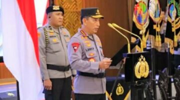 Foto: Kapolri Jenderal Polisi Listyo Sigit Prabowo memberikan promosi jabatan kepada sejumlah perwira menengah. (Dok-Istimewa)