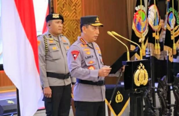 Foto: Kapolri Jenderal Polisi Listyo Sigit Prabowo memberikan promosi jabatan kepada sejumlah perwira menengah. (Dok-Istimewa)