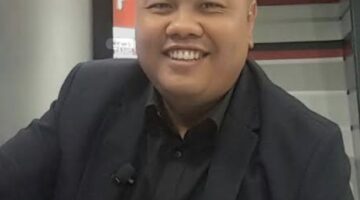 Analis komunikasi politik Hendri Satrio menilai pemerintah Indonesia saat ini tengah berada dalam fase darurat komunikasi publik. Kondisi tersebut dinilai membuat berbagai kebijakan dan pesan strategis pemerintah sulit dipahami oleh masyarakat luas.