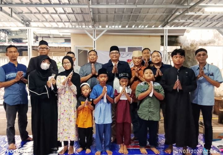 Foto: Manajemen PT Fastco Adidaya Sentosa menggelar kegiatan sosial dan keagamaan di kawasan Pondok Cina, Kota Depok, Jawa Barat. Dalam rangka memperingati Nuzulul Qur’an 1447 Hijriah/2026 Masehi, perusahaan tersebut menyelenggarakan acara santunan bagi anak yatim piatu sekaligus buka puasa bersama masyarakat setempat.
Kegiatan yang berlangsung pada Sabtu (7/3/2026). (Dok-Okj/FN)