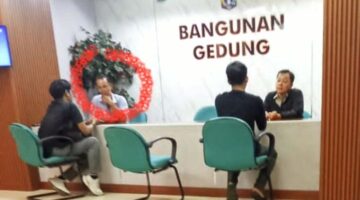 Foto: Keberadaan seorang pria berinisial MM yang disebut-sebut berprofesi sebagai wartawan memicu tanda tanya di lingkungan Suku Dinas Cipta Karya, Tata Ruang, dan Pertanahan (CITATA) Jakarta Barat. (Dok-Istimewa)