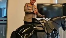 Foto: Tangkapan layar Video viral yang diunggah oleh Kasubdit Cakkal Ditpolsatwa Korsabhara Baharkam Polri, Gatot Aris Purbaya, melalui akun Instagram pribadinya. (Dok-Istimewa)