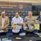 Foto: Polda Metro Jaya memperlihatkan sejumlah barang bukti terkait kasus pembunuhan dan pencurian terhadap Pensiunan JICT di Jakarta. (Dok-Liputan6.com/Rifqy Alief Abiyya).