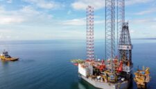 Foto: PT Pertamina Hulu Kalimantan Timur (PHKT) resmi memulai program pengeboran pengembangan dua sumur sisipan (infill) di Lapangan Kerindingan yang berada di lepas pantai Selat Makassar. (Dok-Istimewa)