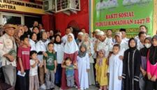 Foto: Semangat berbagi di bulan suci Ramadhan 1447 Hijriah/2026 Masehi terus ditunjukkan berbagai elemen masyarakat. Salah satunya dilakukan oleh Gabungan Wartawan Indonesia (GWI) melalui Dewan Pimpinan Daerah (DPD) Provinsi Banten yang menggelar kegiatan sosial berupa pembagian takjil dan santunan bagi anak yatim. (Dok-Istimewa)