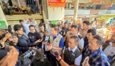 Foto: Pemerintah melalui Badan Pangan Nasional (Bapanas) bersama Kepolisian Negara Republik Indonesia melalui Satgas Pangan Polri, jajaran Polda Jawa Barat, serta sejumlah instansi yang tergabung dalam Satgas Saber Pelanggaran Pangan melakukan pemantauan intensif terhadap harga, keamanan, serta mutu bahan pangan pokok di sejumlah pusat distribusi pangan di Kota Bandung, Sabtu (14/3/2026). (Dok-Istimewa)