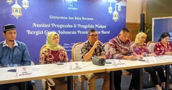 Foto: Agenda silaturahmi strategis yang diselenggarakan oleh Dewan Pengurus Daerah Tingkat I (DPD I) Provinsi Jawa Barat di Bandung. Memperkuat konsolidasi organisasi dan mempercepat pengembangan ekosistem Program Makanan Bergizi Gratis (MBG) secara nasional. (Dok-Istimewa)