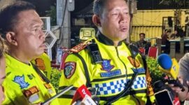 Foto: Kombes Pol. Komarudin Dirlantas Polda Metro Jaya di Bundaran HI, Jumat dini hari (20/3/2026). (Dok-suarasurabaya.net/Lea Citra Santi Baneza)