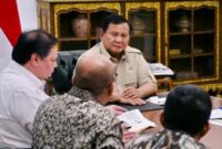 Pemerintah terus memperkuat ketahanan fiskal nasional di tengah tekanan global, termasuk kenaikan harga energi dan komoditas. Upaya ini dilakukan dengan menjaga defisit Anggaran Pendapatan dan Belanja Negara (APBN) tetap terkendali serta mendorong efisiensi belanja kementerian dan lembaga.