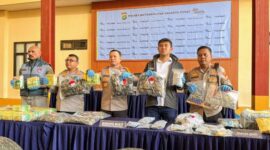 Foto: Petugas berhasil menyita barang bukti sabu seberat 26,7 kilogram, sekaligus mengamankan satu orang tersangka yang diduga menjadi bagian dari jaringan antarprovinsi. (Dok-Istimewa)